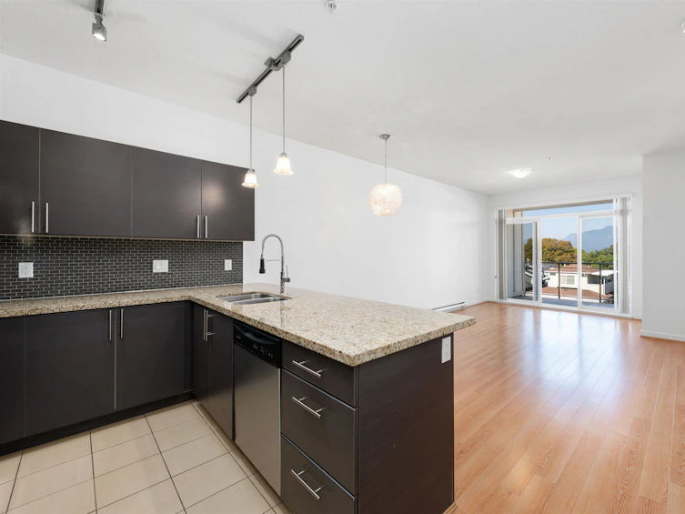 327-2239 Kingsway, Vancouver, BC, V5N 0E5 - 3