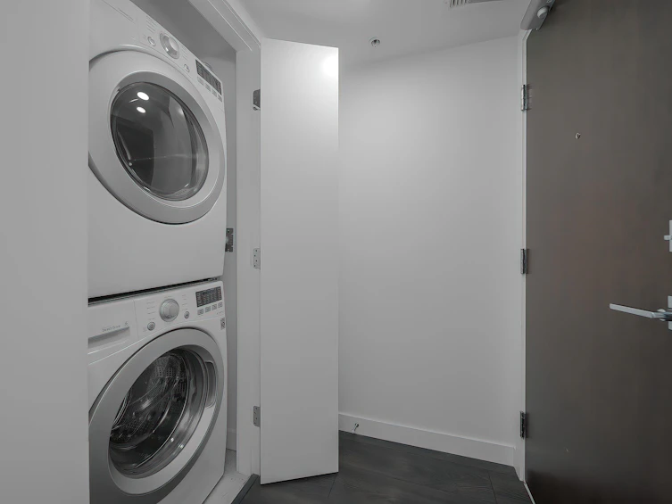 301-5580 No. 3 Road, Richmond, BC, V6X 0R8 - 14