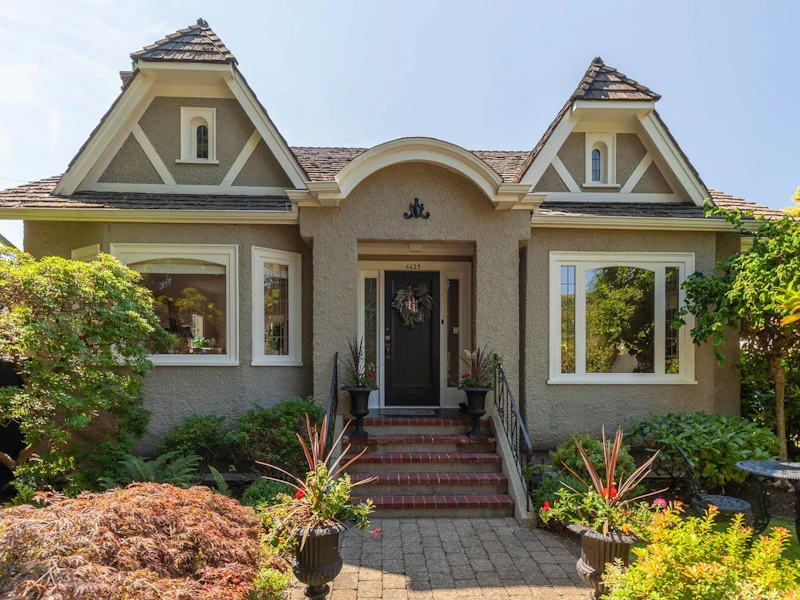 6625 Maple Street, Vancouver BC V6P 5P4