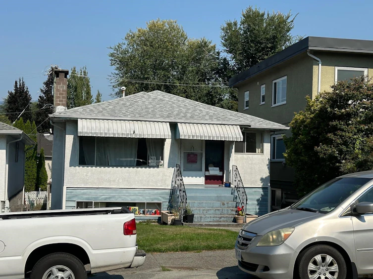 1615 Adanac Street, Vancouver, BC, V5L 2C7 - 2