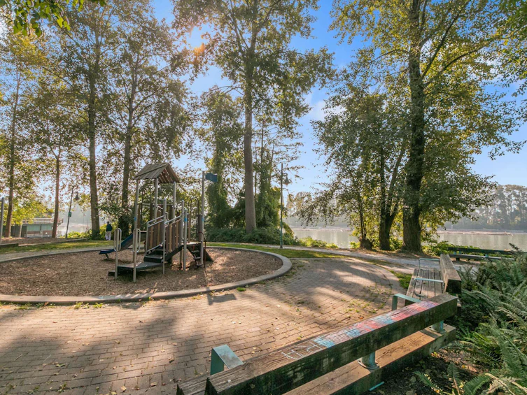 2549 E Kent Avenue North, Vancouver, BC, V5S 2H7 - 32