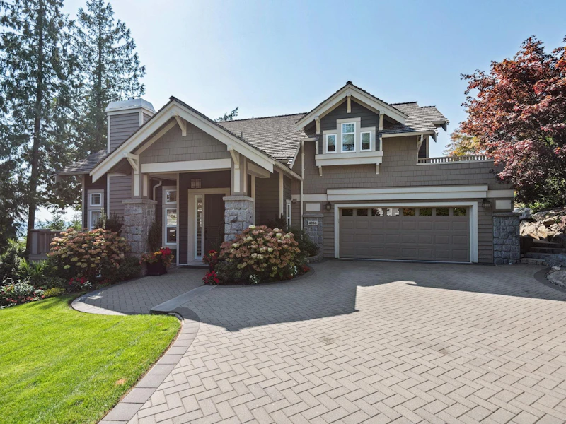4956 Edendale Court, West Vancouver BC V7W 3H7