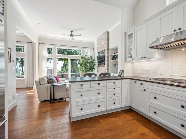 4956 Edendale Court, West Vancouver, BC, V7W 3H7 - 6