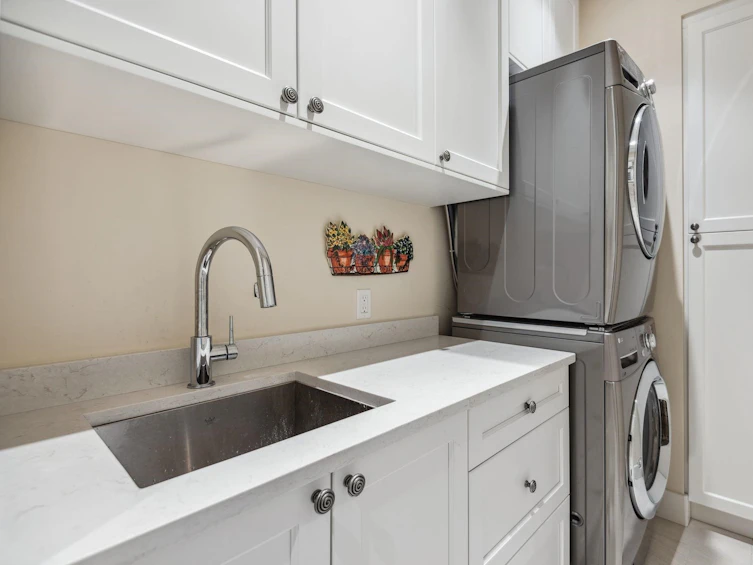 4956 Edendale Court, West Vancouver, BC, V7W 3H7 - 30