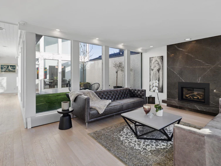 4615 W 7th Avenue, Vancouver, BC, V6R 1X4 - 4