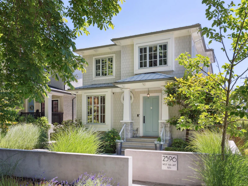 2596 W 14th Avenue, Vancouver BC V6K 2W7