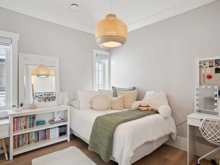 2596 W 14th Avenue, Vancouver, BC, V6K 2W7 - 11