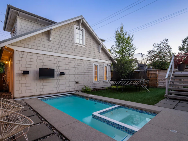 2596 W 14th Avenue, Vancouver, BC, V6K 2W7 - 32