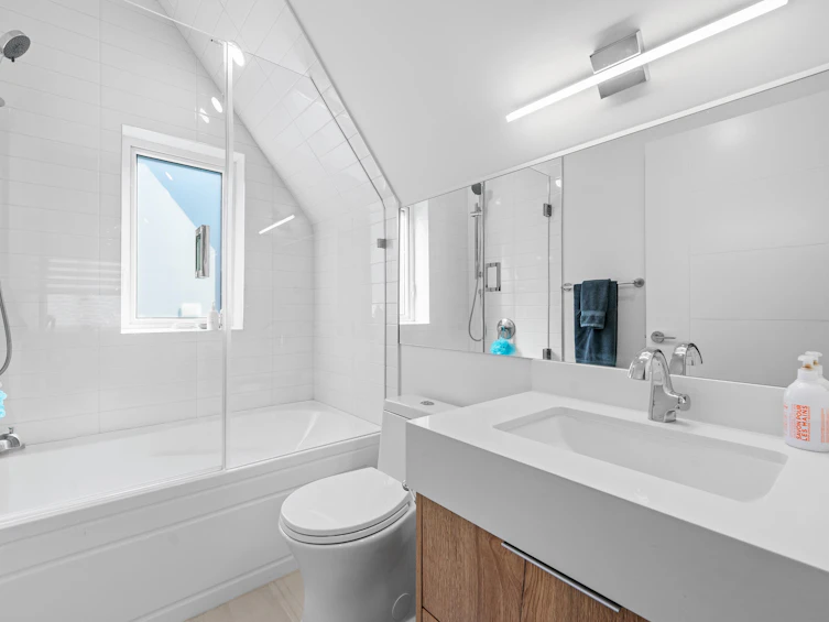 1-371 East 16th Avenue, Vancouver, BC, V5T 2T7 - 38