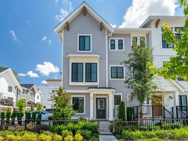 24-20189 84 Avenue, Langley, BC, V2Y 3P7 - 2