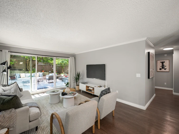 211-2333 Triumph Street, Vancouver, BC, V5L 1L4 - 8