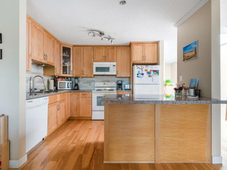 303-333 Wethersfield Drive, Vancouver, BC, V5X 4M9 - 4