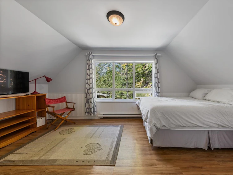 576 Cates Hill Road, Bowen Island, BC, V0N 1G2 - 26