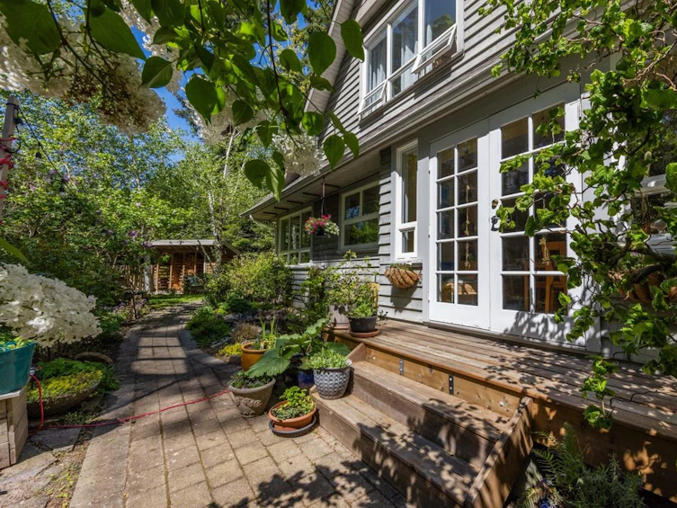 576 Cates Hill Road, Bowen Island, BC, V0N 1G2 - 35