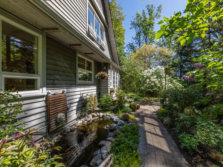 576 Cates Hill Road, Bowen Island, BC, V0N 1G2 - 37
