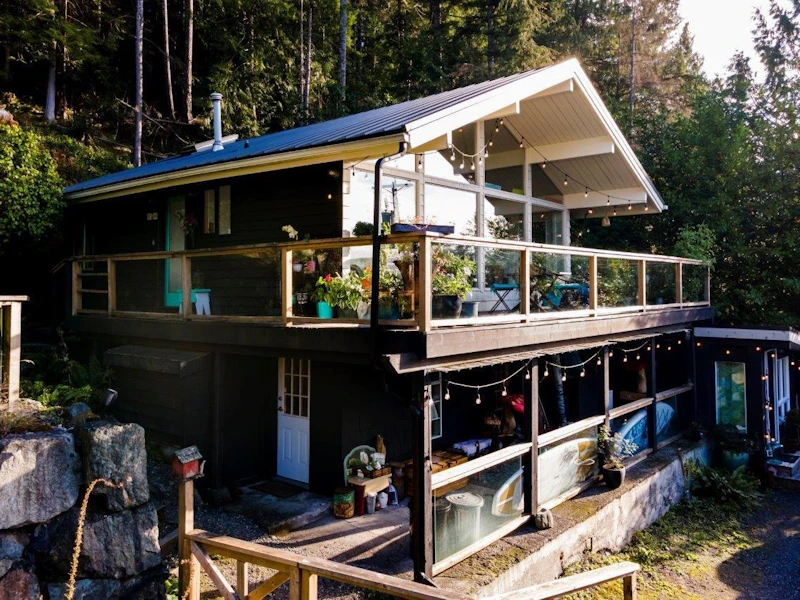 879 Windjammer Road, Bowen Island BC V0N 1G2