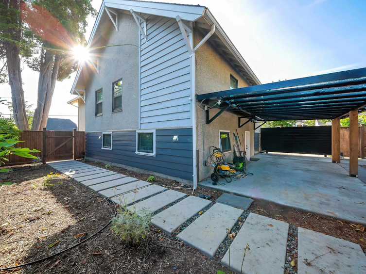 827 Tenth Street, New Westminster, BC, V3M 4A3 - 32