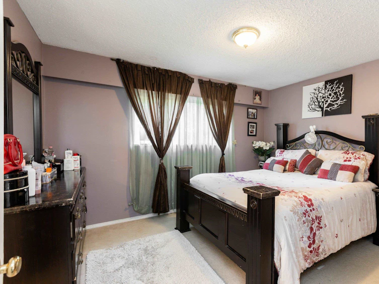 15087 86b Avenue, Surrey, BC, V3S 4V3 - 15