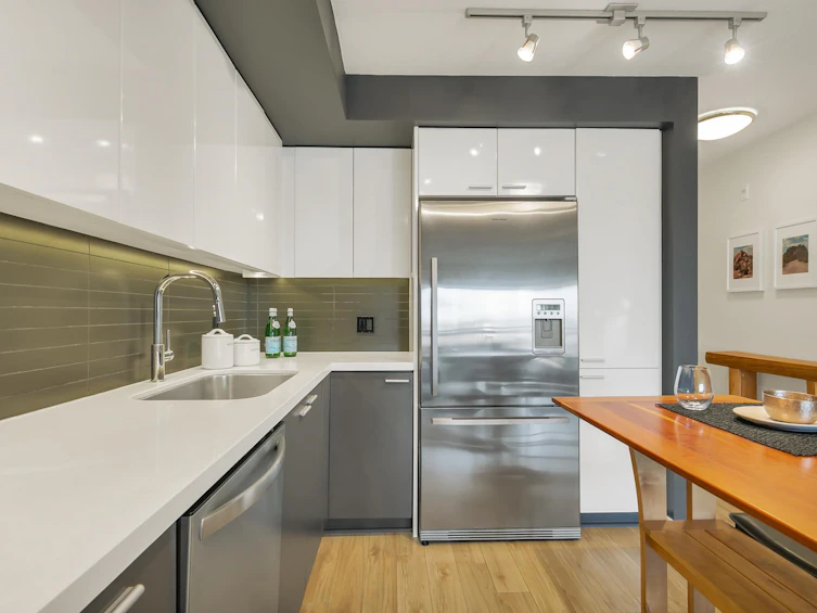 107-2888 E 2nd Avenue, Vancouver, BC, V5M 0B9 - 9