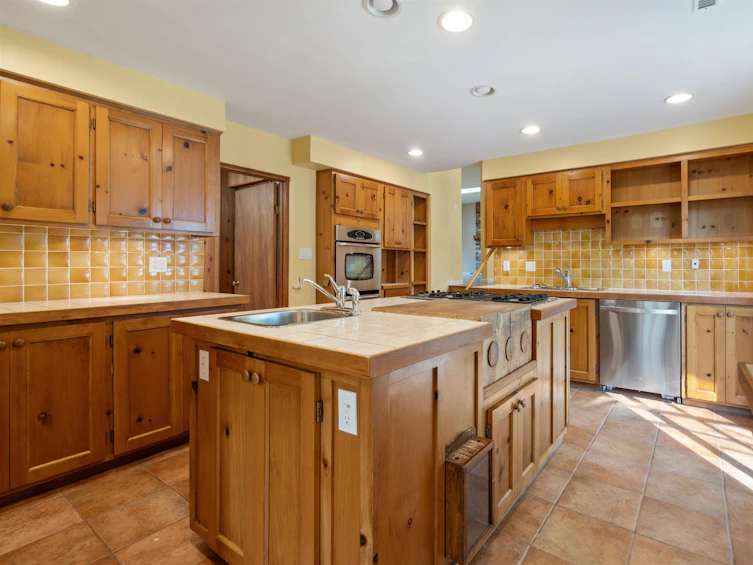 2364 Harbourgreene Drive, Surrey, BC, V4A 5J2 - 10