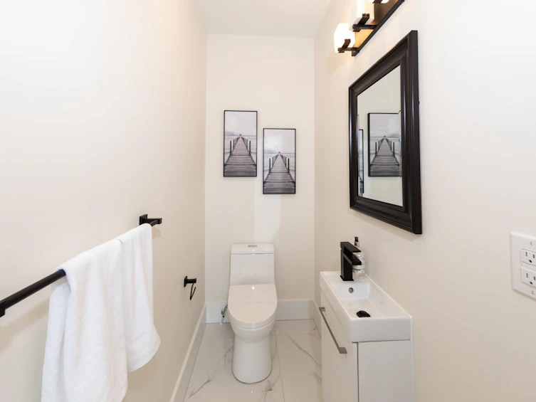 1672 E 15th Avenue, Vancouver, BC, V5N 2G1 - 10
