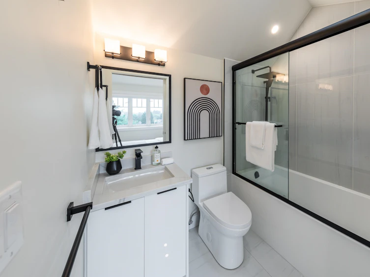 1672 E 15th Avenue, Vancouver, BC, V5N 2G1 - 15