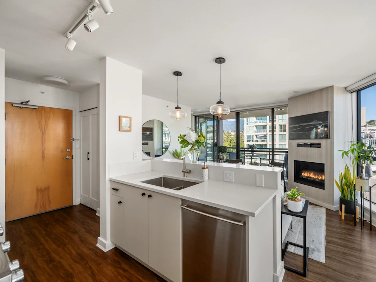 801-124 West 1st Street, North Vancouver, BC, V7M 3N3 - 12