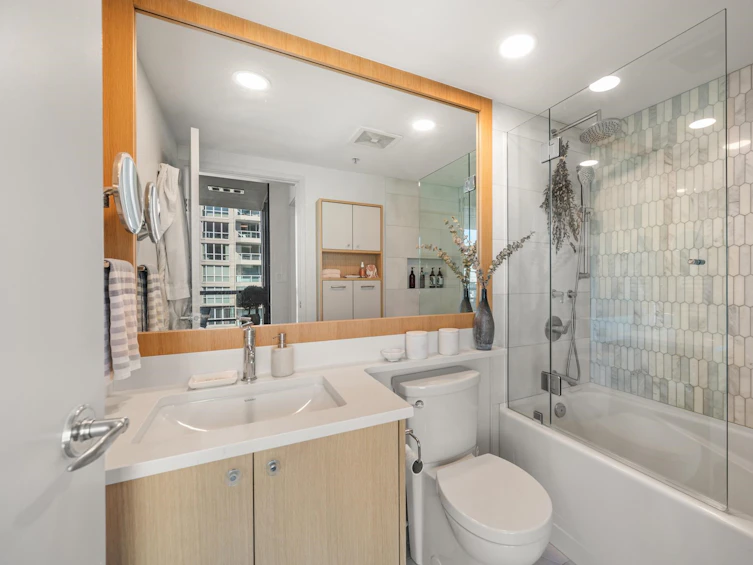 801-124 West 1st Street, North Vancouver, BC, V7M 3N3 - 18