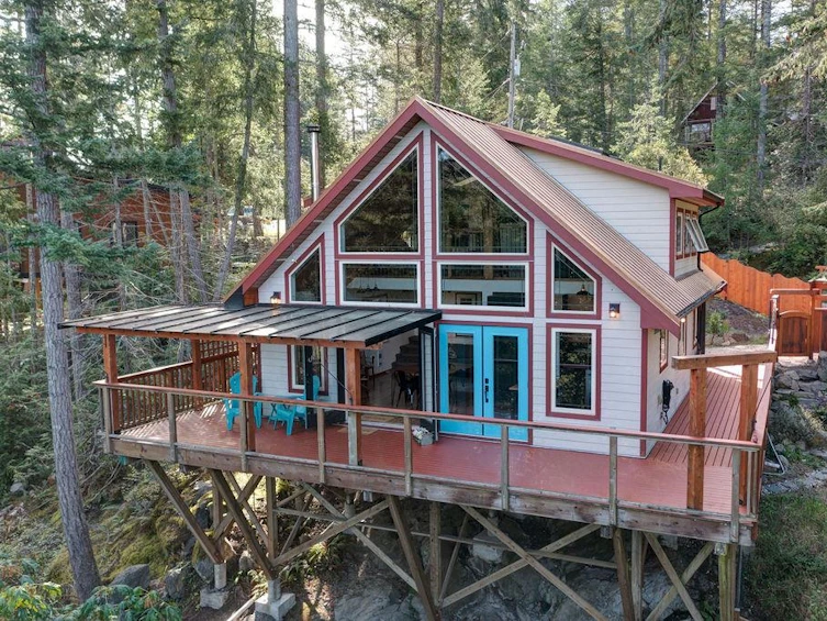9850 Mckenzie Road, Halfmoon Bay, BC, V7Z 1G2 - 2