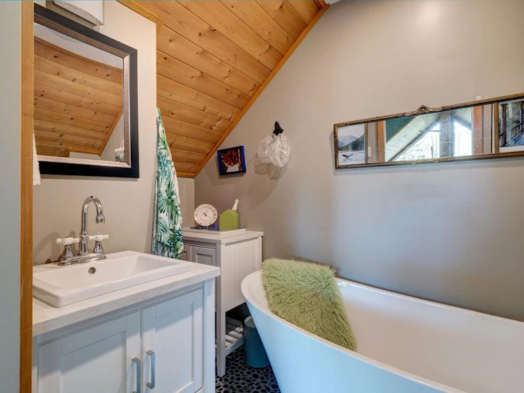 9850 Mckenzie Road, Halfmoon Bay, BC, V7Z 1G2 - 18