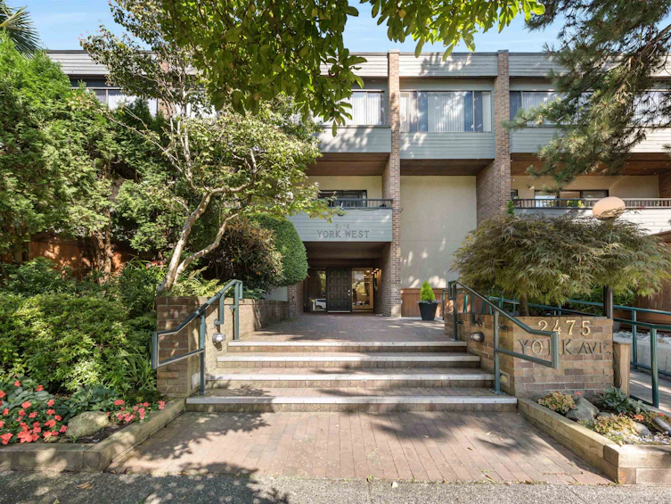 206-2475 York Avenue, Vancouver, BC, V6K 1C9 - 2