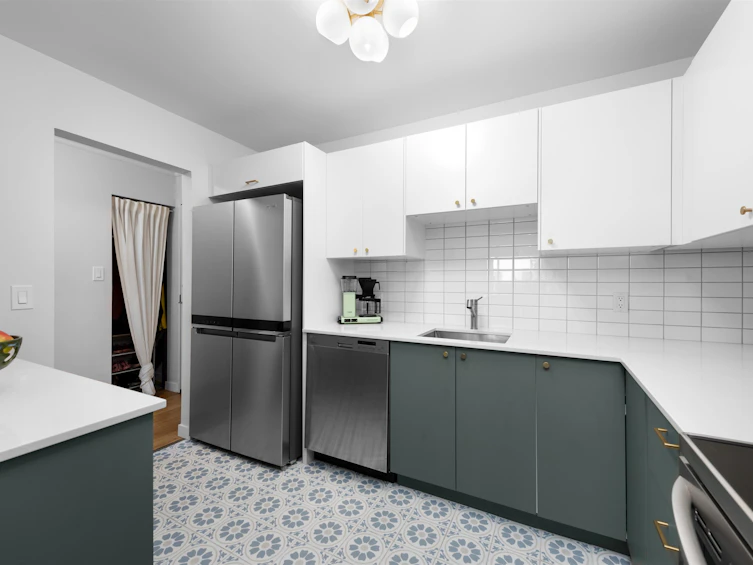 206-2475 York Avenue, Vancouver, BC, V6K 1C9 - 11