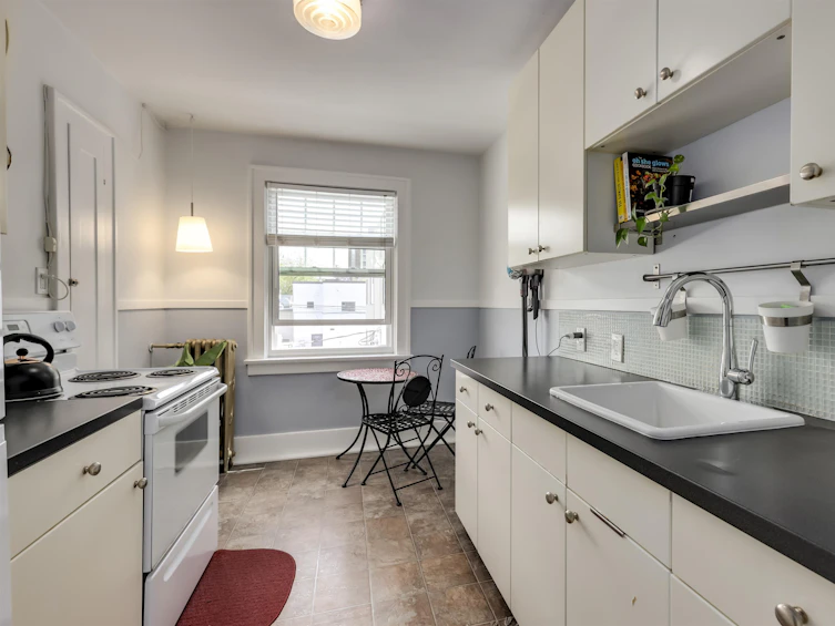 305-1545 West 13th Avenue, Vancouver, BC, V6J 2G5 - 9