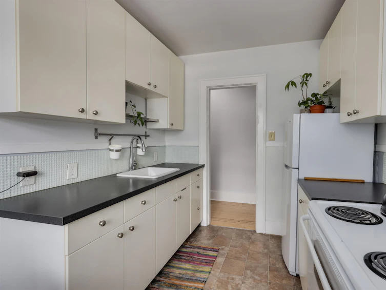 305-1545 West 13th Avenue, Vancouver, BC, V6J 2G5 - 10