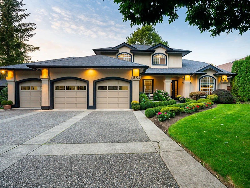 21523 46a Avenue, Langley BC V3A 9E7