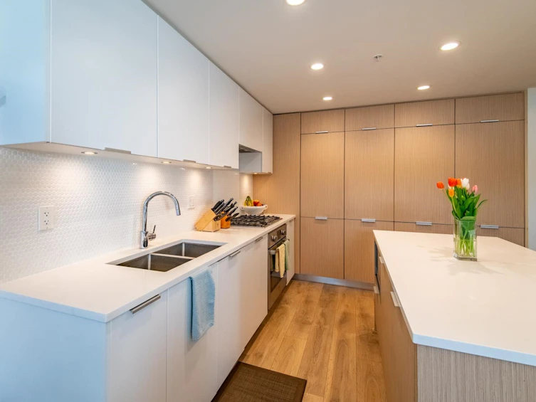107-5080 Quebec Street, Vancouver, BC, V5W 2N2 - 5