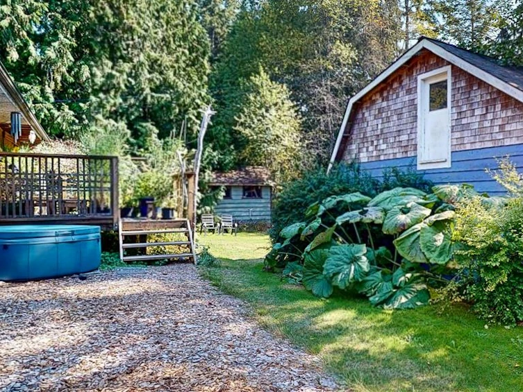 3283 Kraus Road, Roberts Creek, BC, V0N 2W2 - 9