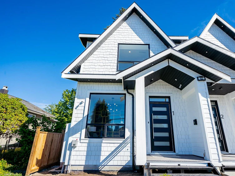 1-122 Eighth Avenue, New Westminster, BC, V3L 1X8 - 3