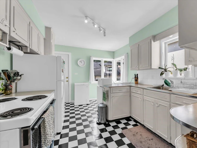 182 Ontario Place, Vancouver, BC, V5W 1S2 - 9