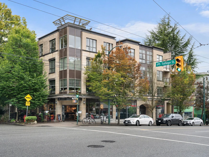 403 - 2015 Trafalgar Street, Vancouver BC V6K 3S5