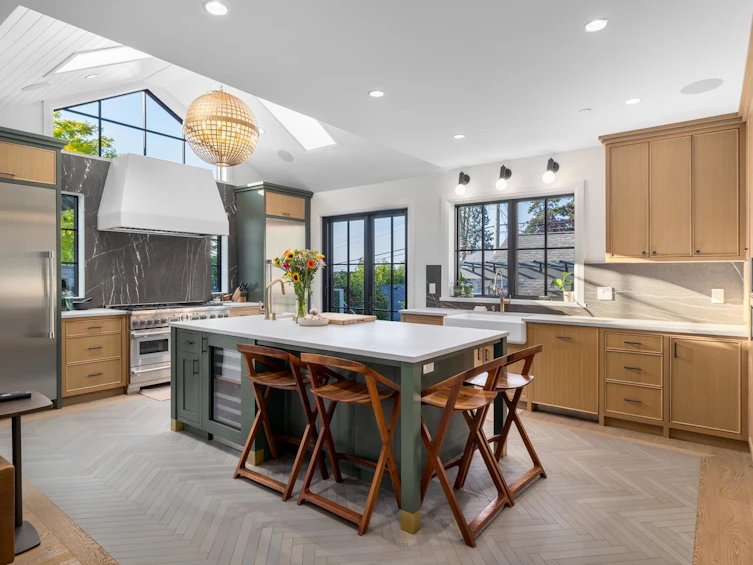 2023 W 36th Avenue, Vancouver, BC, V6M 1L1