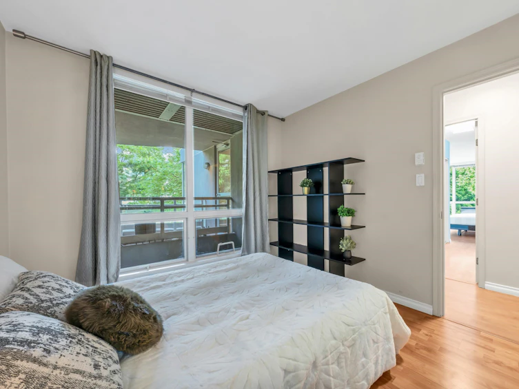 306-9633 Manchester Drive, Burnaby, BC, V3N 4Y9 - 4