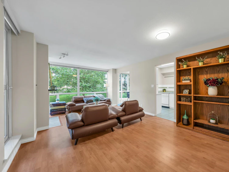 306-9633 Manchester Drive, Burnaby, BC, V3N 4Y9 - 8