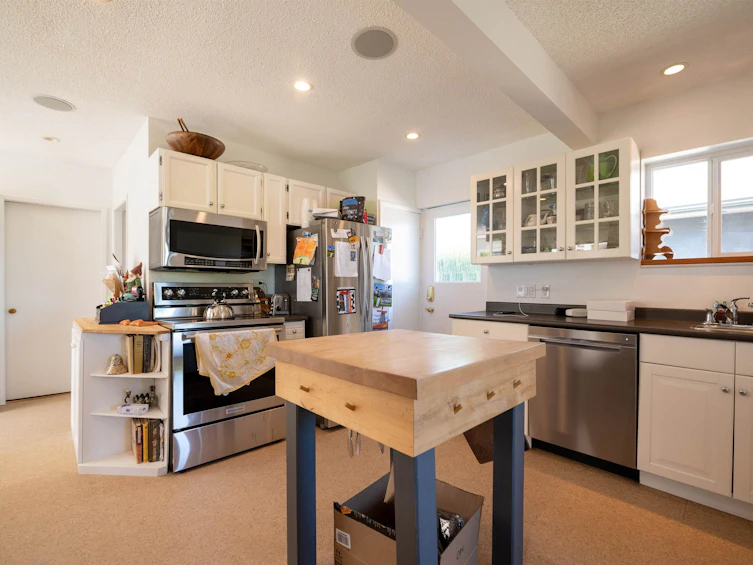 823 Calverhall Street, North Vancouver, BC, V7L 1X8 - 5