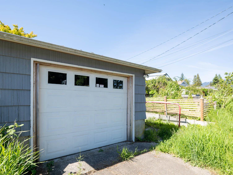823 Calverhall Street, North Vancouver, BC, V7L 1X8 - 15
