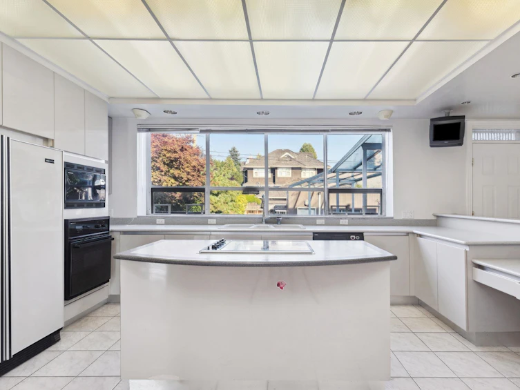 6808 Angus Drive, Vancouver, BC, V6P 5J5 - 13