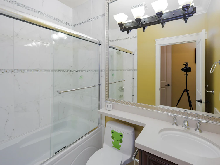 4611 Granville Avenue, Richmond, BC, V7C 1E3 - 20