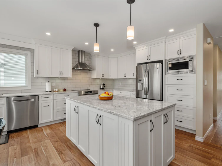 5581 Alpine Crescent, Chilliwack, BC, V2R 5N2 - 2