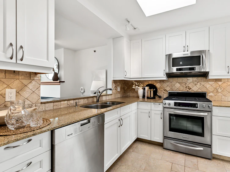 1-1225 West 7th Avenue, Vancouver, BC, V6H 1B7 - 9