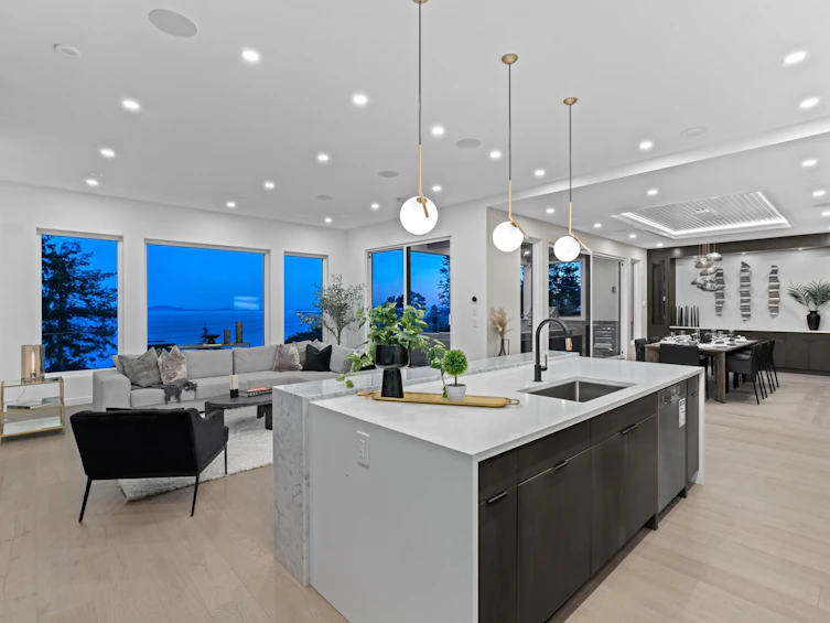 13169 Marine Drive, Surrey, BC, V4A 1E6 - 2